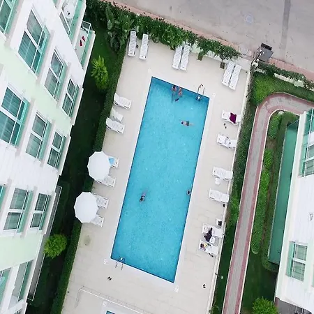 Aparthotel The 3*